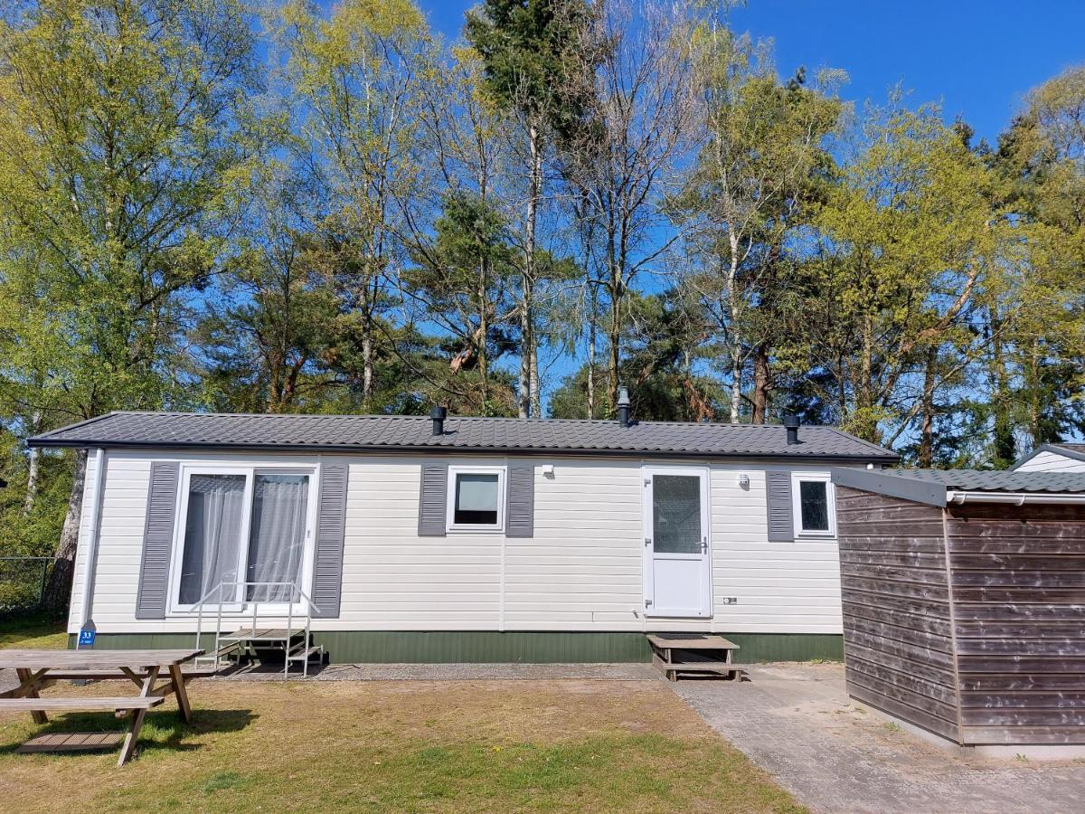 Modern En Chic Chalet Tot 4 Personen Op De Veluwe Recreatiepark De Oude Driest Putten Exterior photo